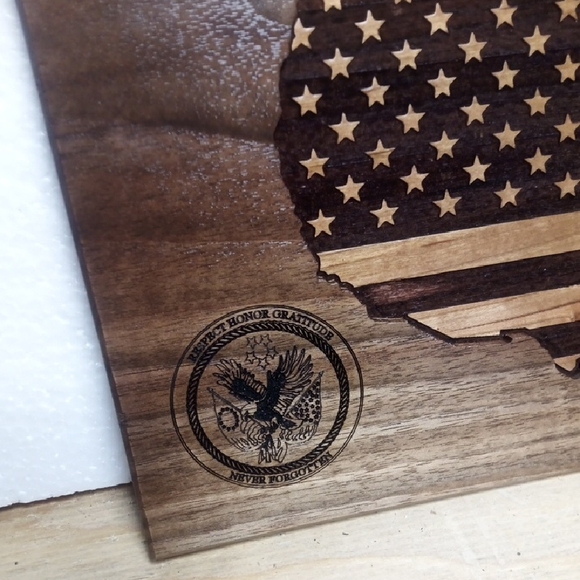 Wooden USA Flag Plaque - Picture 2 of 6